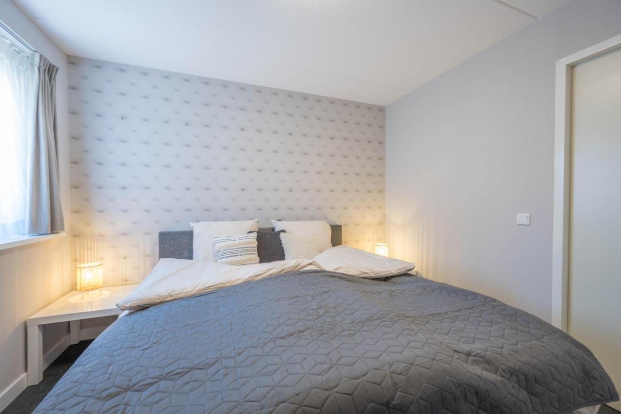 Meerzicht 24 - Luxury Family Accommodation With Beautiful Lake Side View Uitgeest Exterior photo